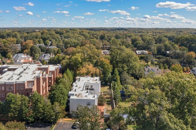 Building Photo - 501 Fenton Pl