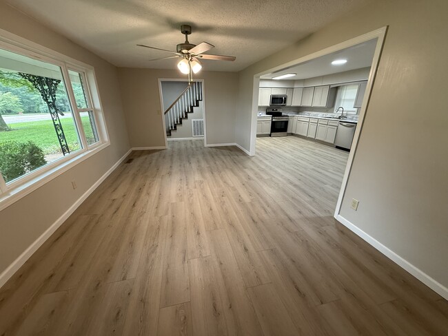 Building Photo - 24200 TN-22