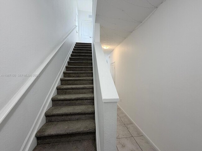 Building Photo - 4002 NW 11th Ct