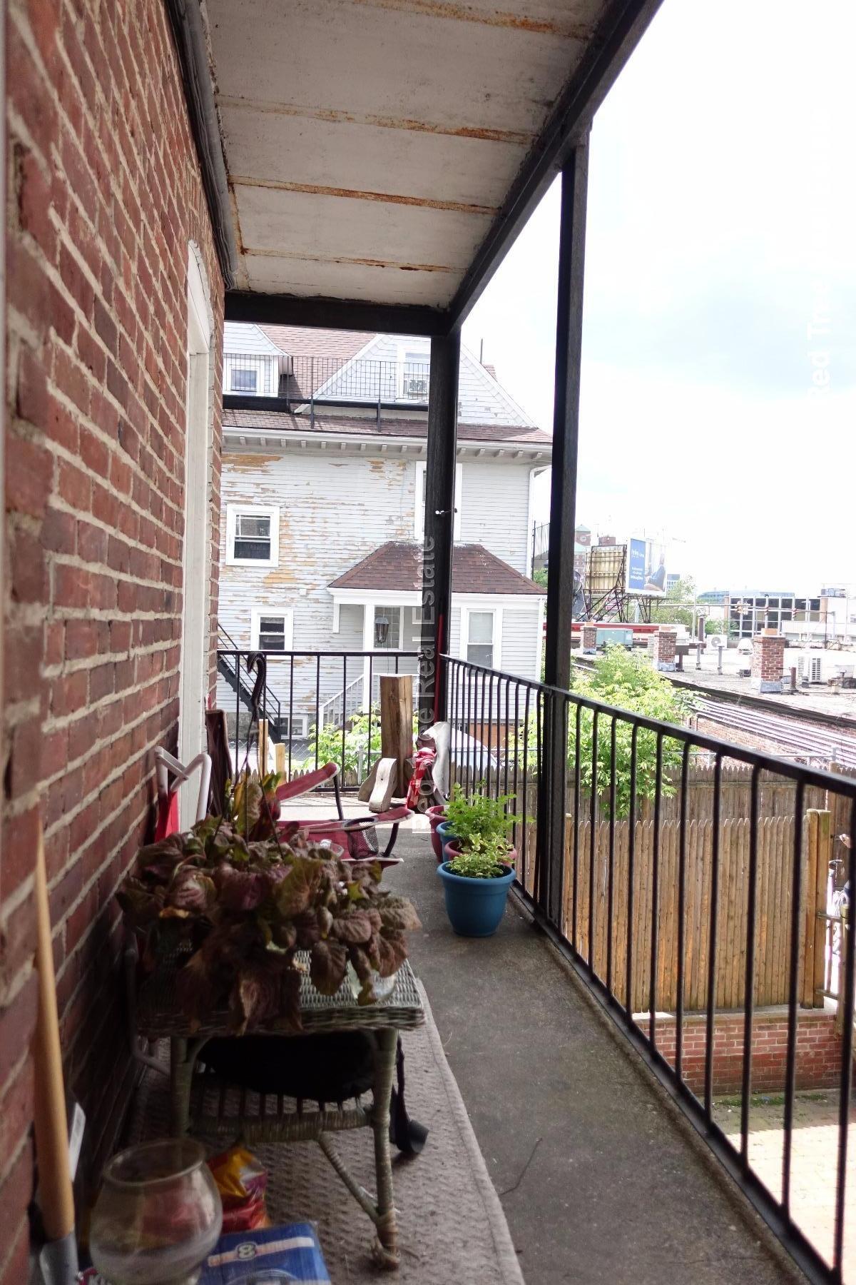 Building Photo - 56 Park Vale Ave