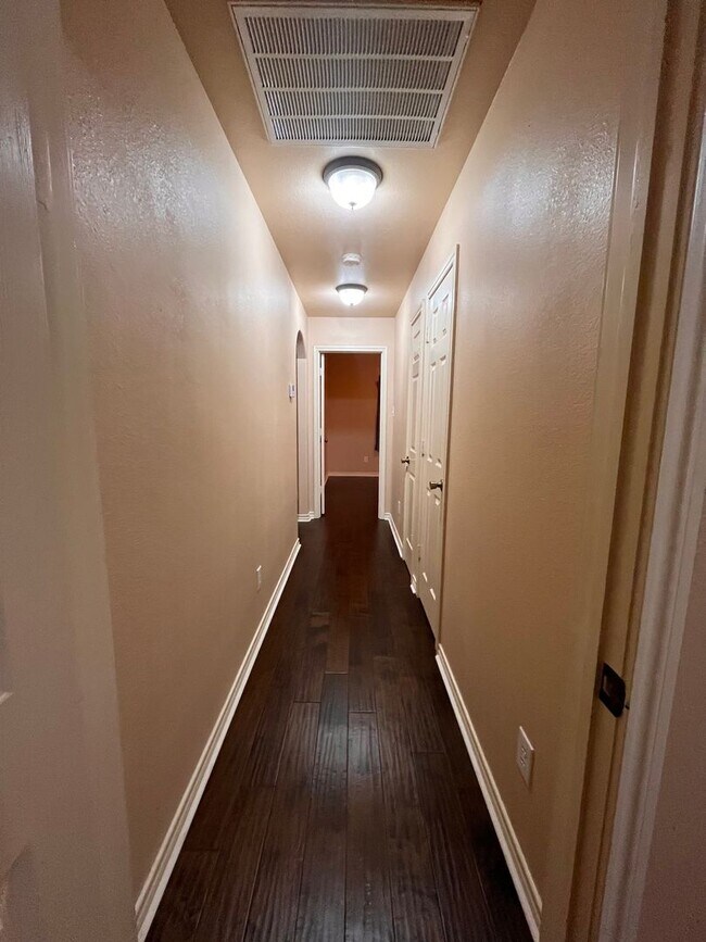 Building Photo - Gated Entry 5 bedroom, 3.5 Bath Home on 16+ Acres in Cleburne - Bring your horses and cattle!