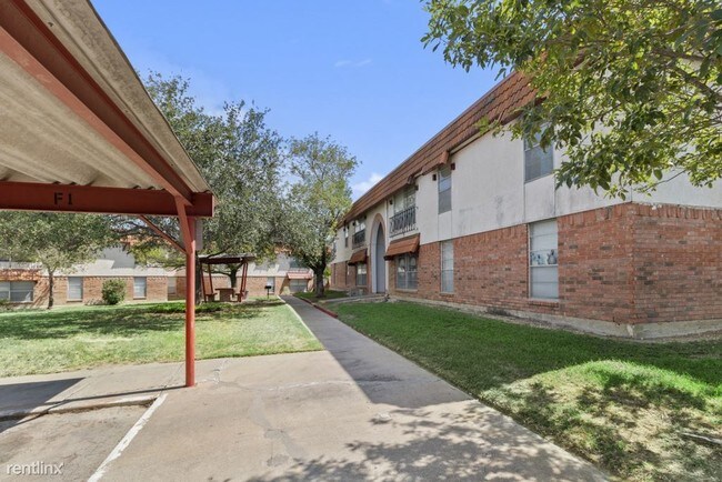 2211 Del Rio Blvd Eagle Pass, TX Apartment Finder