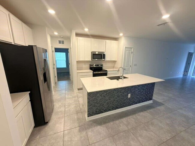 Building Photo - 207 Aqua Ave