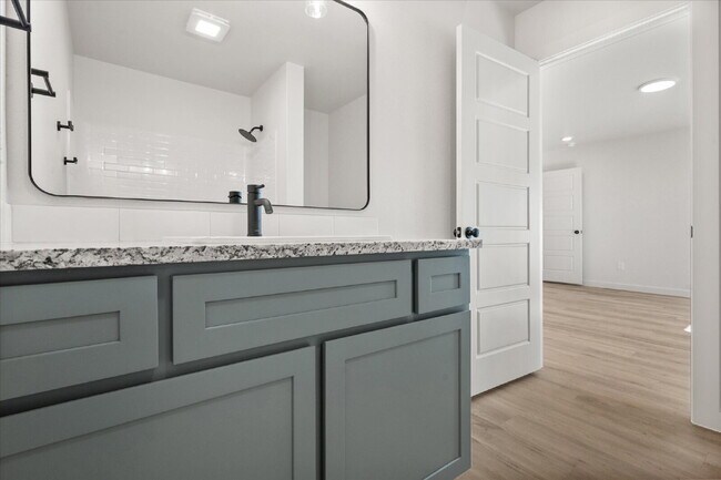 Building Photo - Beautiful New Build Home in Cypress Ranch!