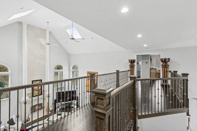 Building Photo - 9200 Falling Waters Dr W