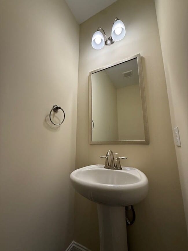 Building Photo - Two Bedroom Townhome