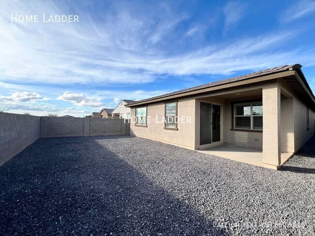 Building Photo - 41645 W Driftwood Ln