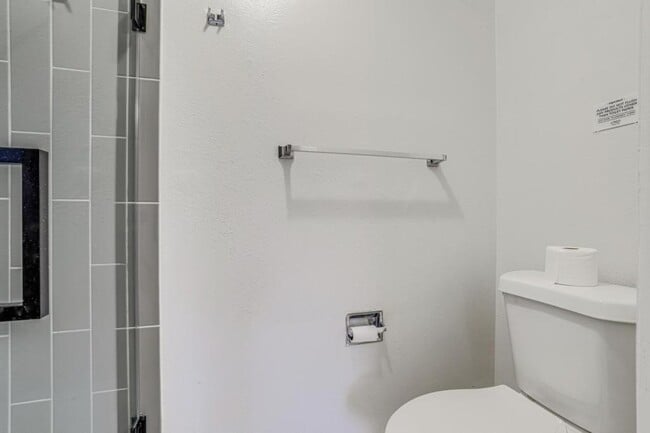 Building Photo - 2860 S Golden Way