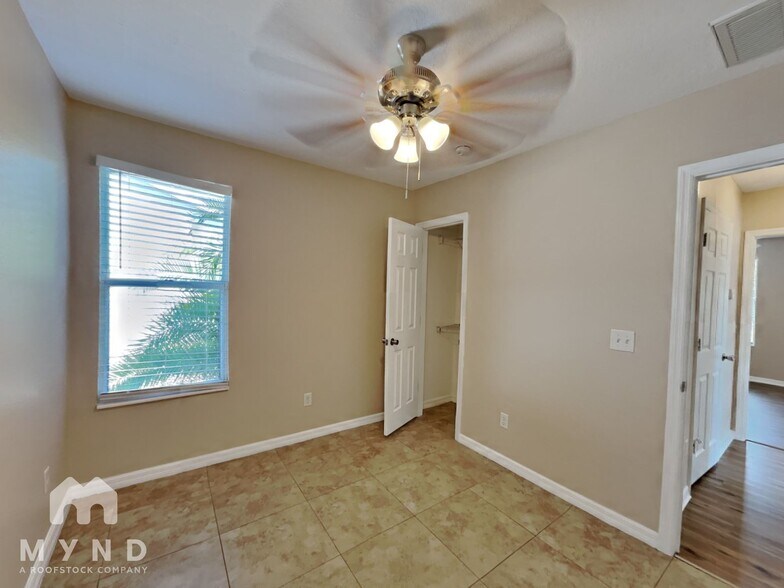 Building Photo - 3217 Spooner Dr