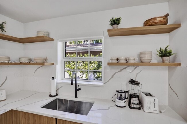 Building Photo - 1610 Polk St