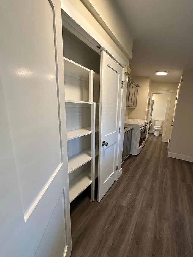 Building Photo - Modern Auburn Retreat—Fully Renovated 3BR ...