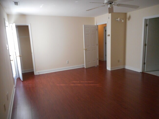 Building Photo - 107 Caldwell St