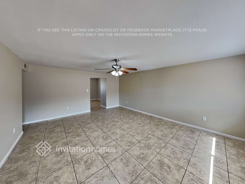 Building Photo - 1536 W Andorra Dr