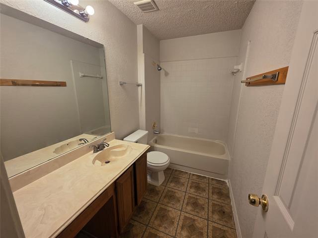 Building Photo - 4755 Hollow Tree Dr