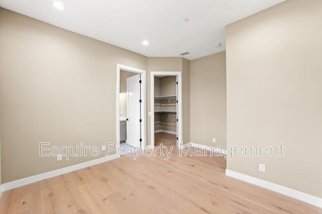 Building Photo - 545 Carty Dr