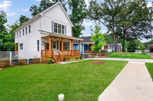 Building Photo - 830 Gaston St SW
