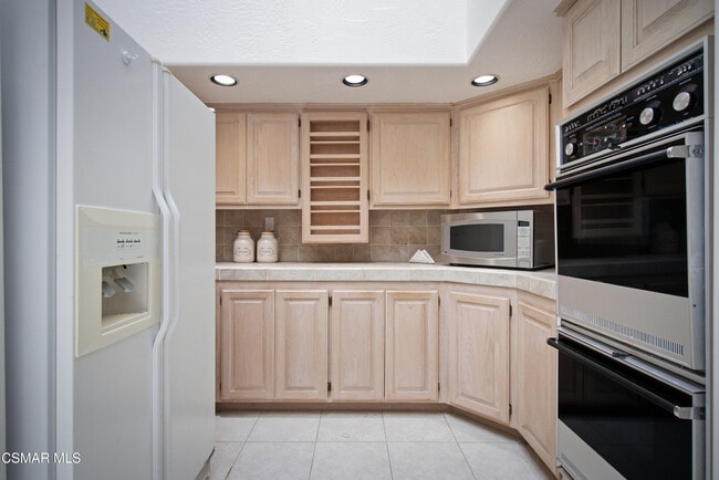 Building Photo - 31 Alviso Dr