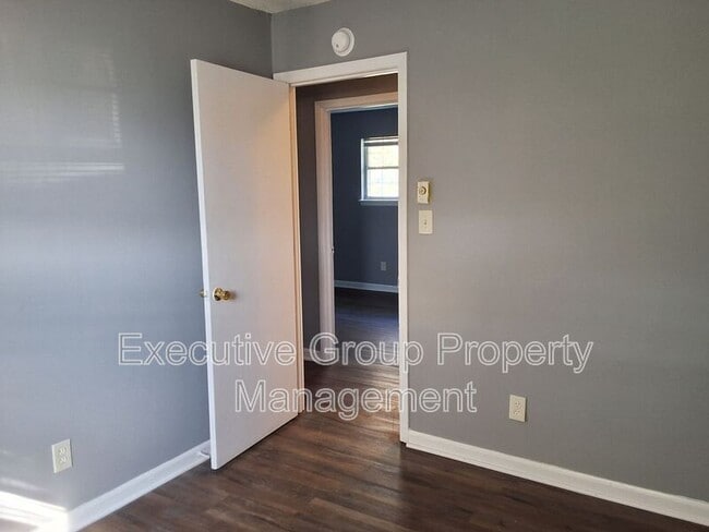 Building Photo - 310 Diecks Dr