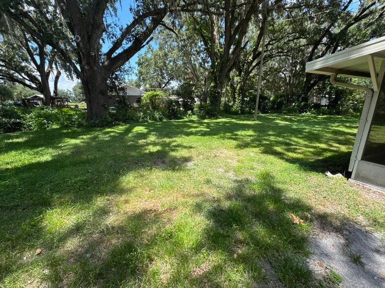 Side Yard - 2004 Lanier Rd