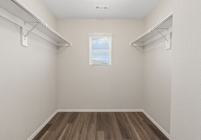 Building Photo - Discover Modern Living | Comfortable 3 Bedroom, 2.5 Bath Home with Upstairs Loft in Farmington