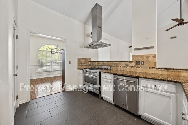 Building Photo - 125 Coldsprings Dr
