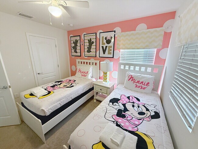 Building Photo - Welcome home to the fully furnished 5-bedroom, 5.5-bathroom private pool home located in Windsor ...