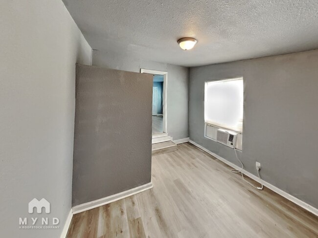 Building Photo - 1805 Trenton Dr