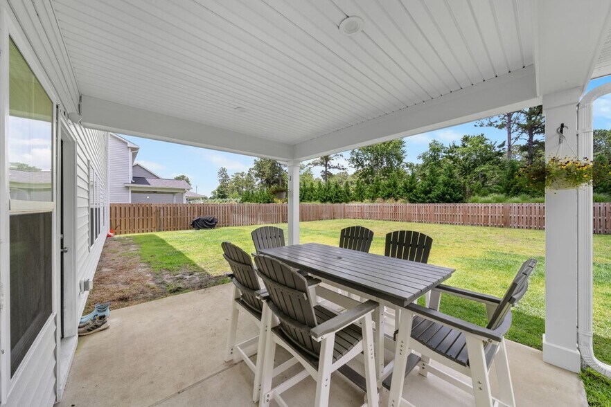 Building Photo - 74 W Weatherbee Wy