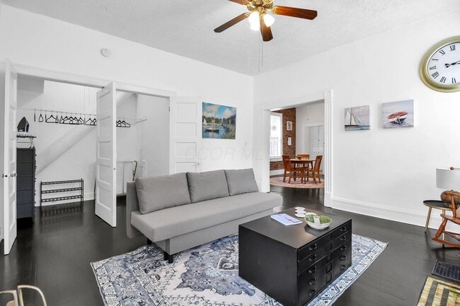 Building Photo - 174 Reinhard Ave