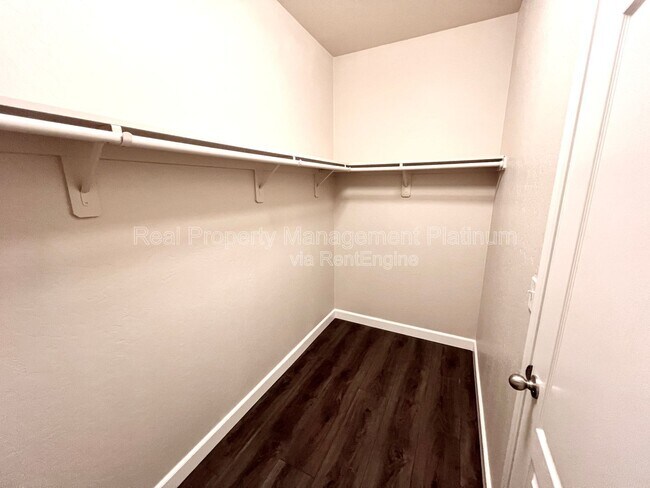 Building Photo - 4333 W Pinsapo Dr