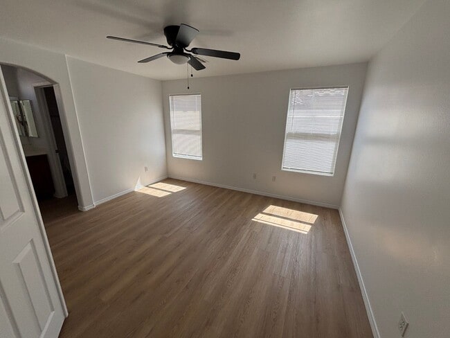 Building Photo - Charming 3-Bedroom Home with Modern Comfor...