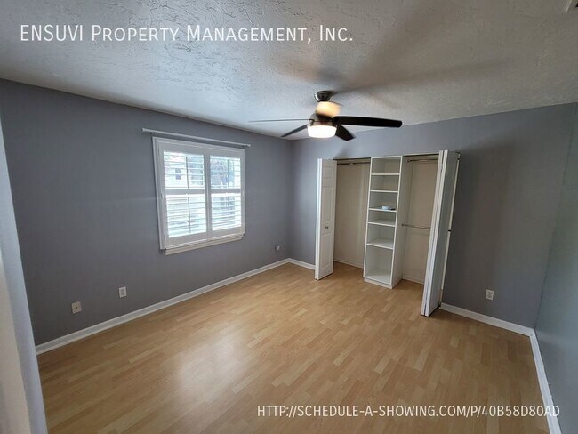 Building Photo - 14220 N Bayshore Dr