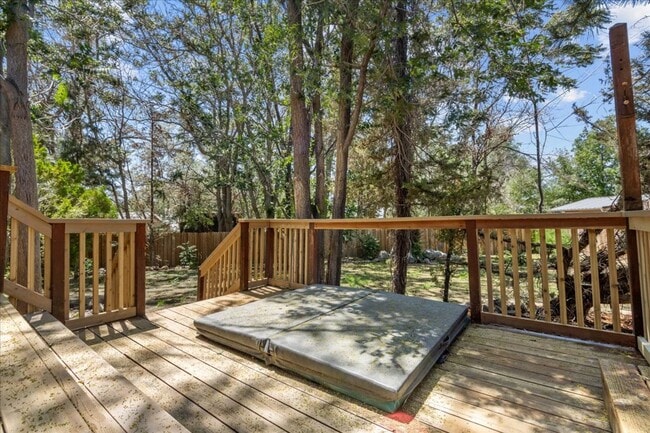 Building Photo - Beautiful Three Bedroom Home on Half Acre in S. Reno