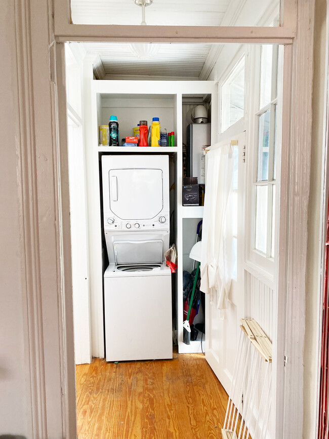 Washer/Dryer-Backdoor Entrance - 206 Calhoun St