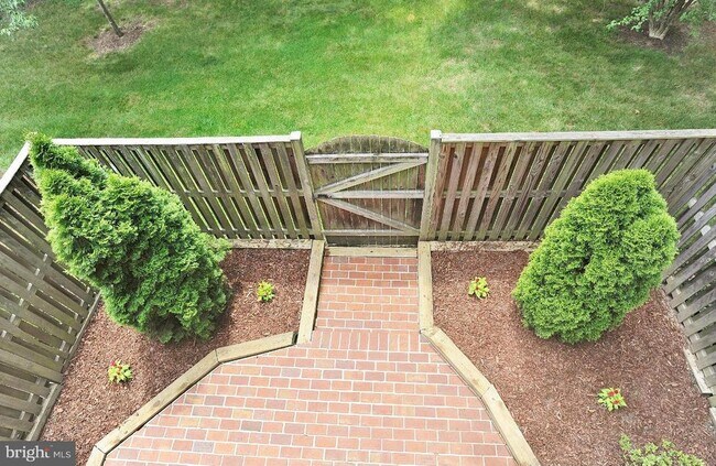 Building Photo - 7411 Salford Ct