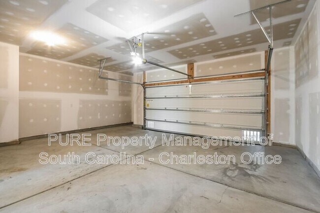 Building Photo - 104 Bay Eddy Ct