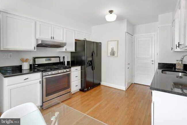Building Photo - 5522 Blair Rd NE