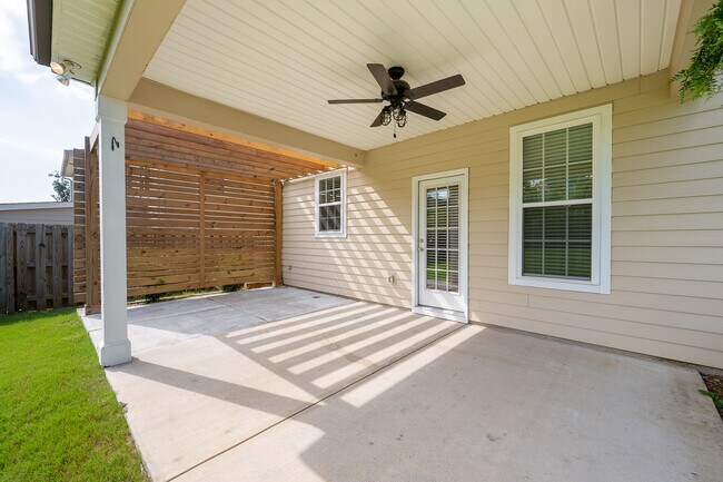 Building Photo - 536 Bunchgrass St