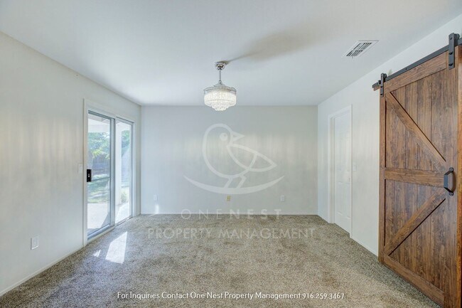 Building Photo - Updated 3 Bedroom 2 Bathroom Home in Wheat...