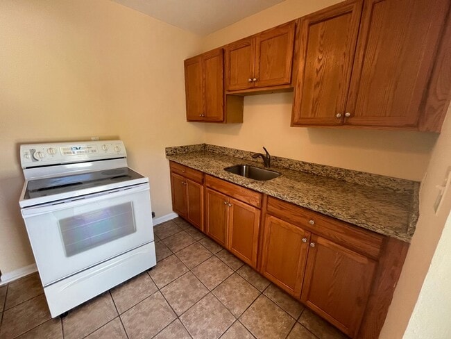 Building Photo - Balsamo Trust 182