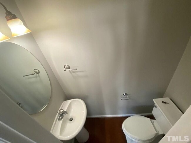 Building Photo - 3 Bedroom Townhome for Rent Apex