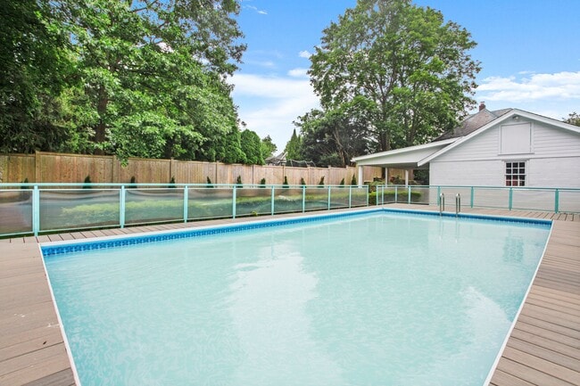 Building Photo - 149 Lake Ave