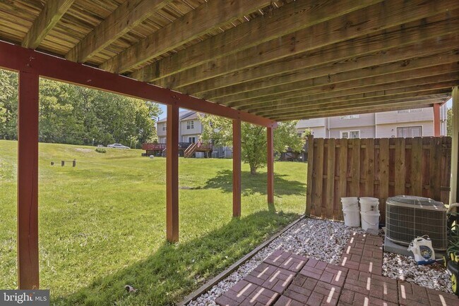 Building Photo - 3052 Benefit Ct