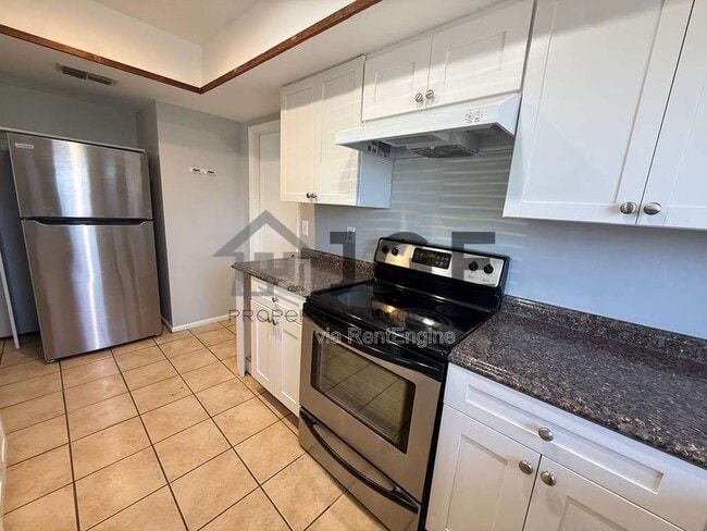 Building Photo - 724 Ne-11 Ter