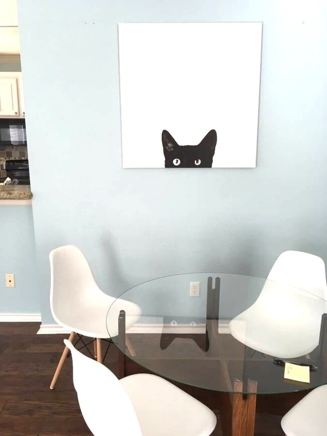 Building Photo - 1425 W Villa Maria Rd