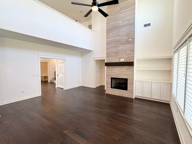 Building Photo - 8735 S Quanah Ave