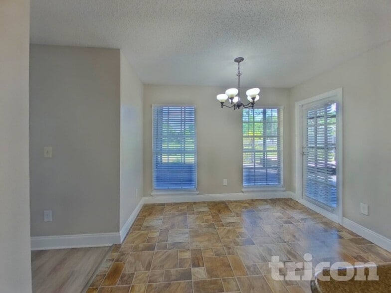 Building Photo - 10629 Satinwood Cir