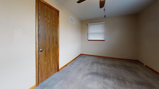 Building Photo - 4 Bedroom, 2 Bathroom Split Level Home