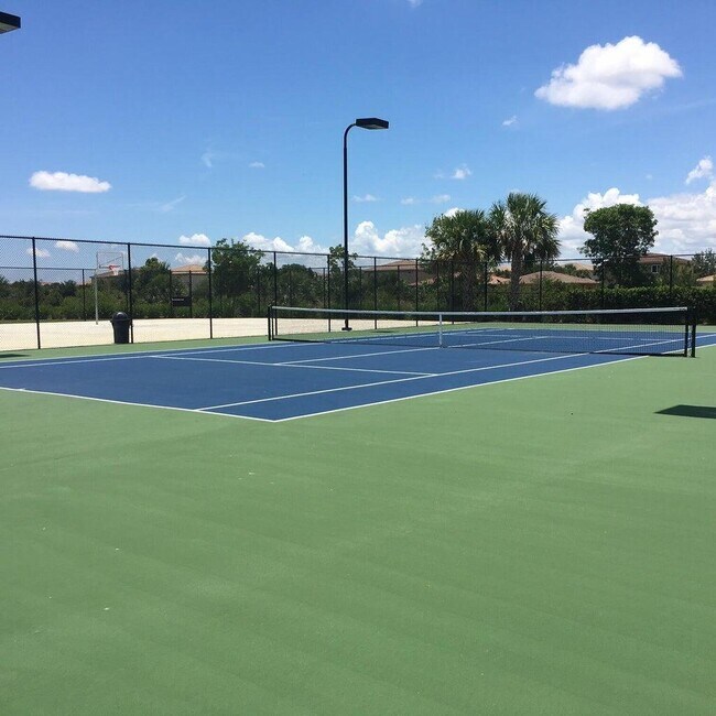 Building Photo - 1999 Newport Isles Blvd