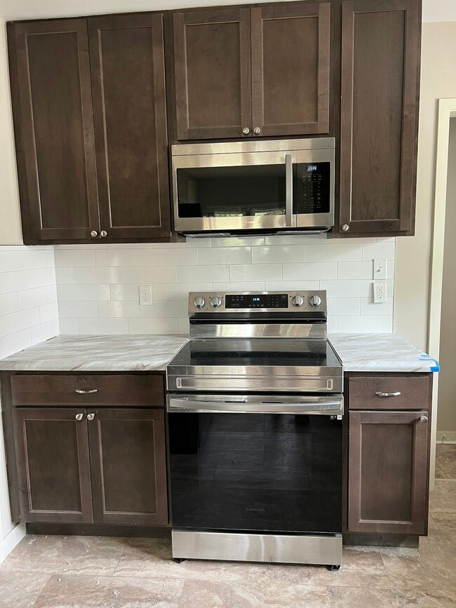 Building Photo - 816 N Monroe St